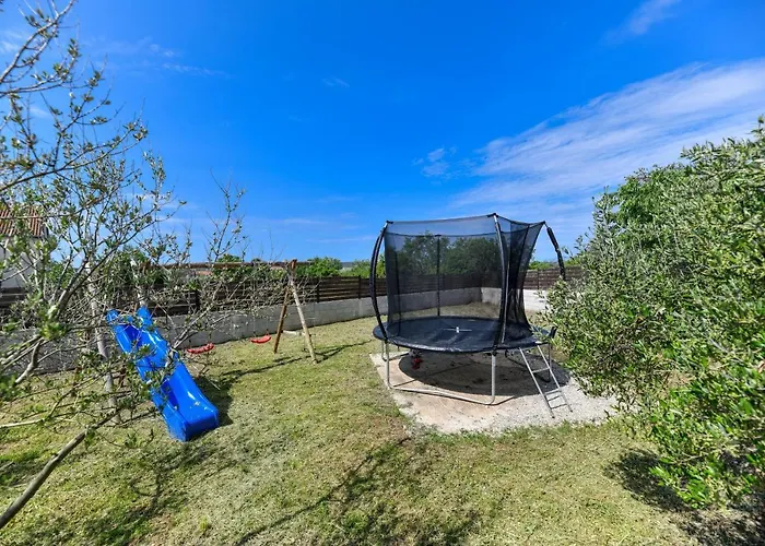 Wonderful Holiday House Bruno With Pool